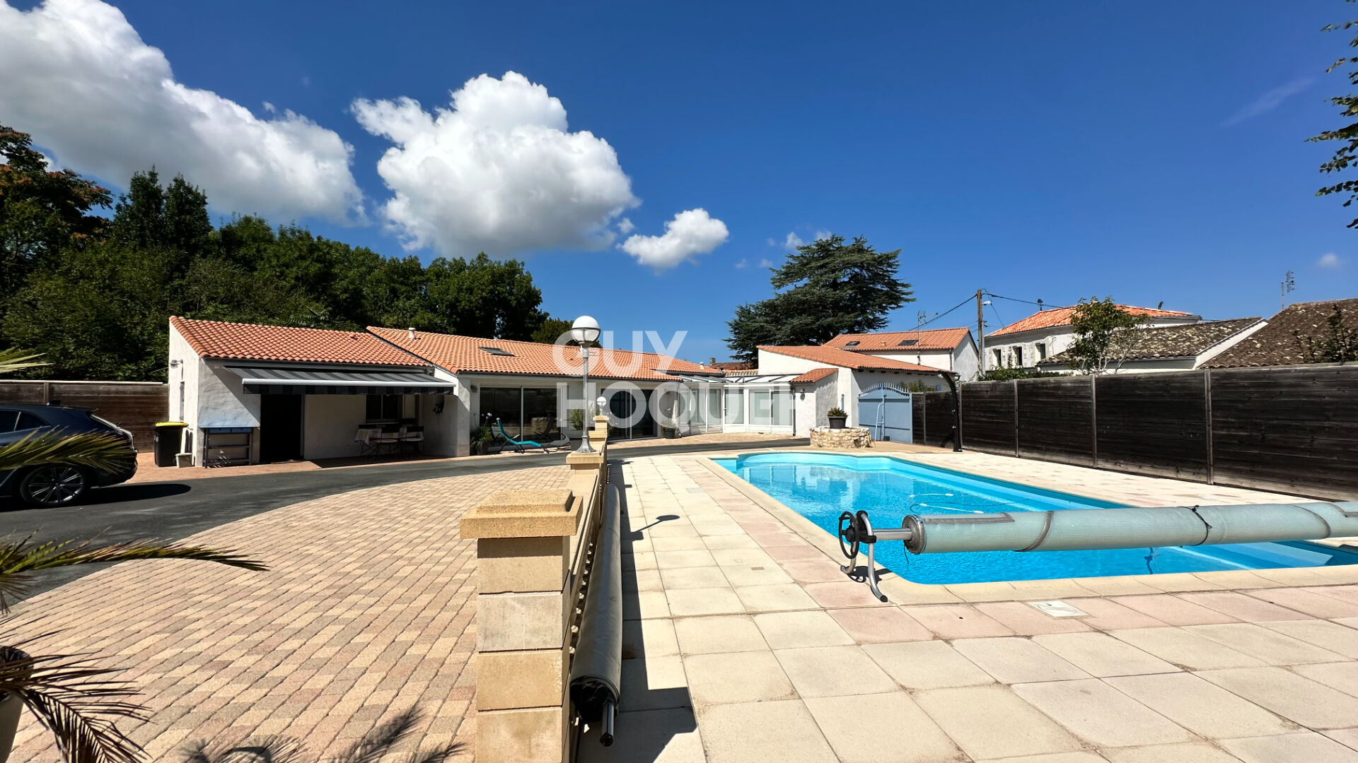Maison à vendre à Arvert - 5 chambres, piscine chauffée et jardin spacieux