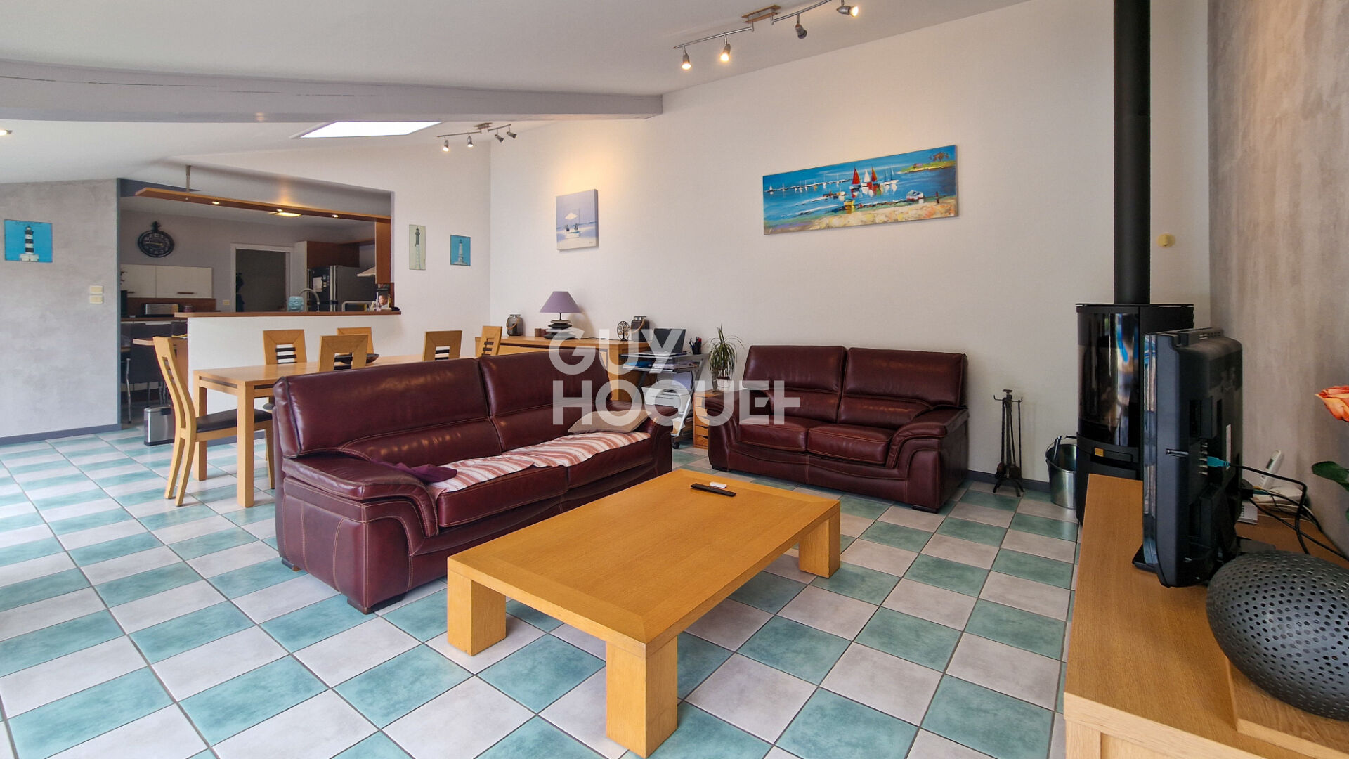 Maison à vendre à Arvert - 5 chambres, piscine chauffée et jardin spacieux