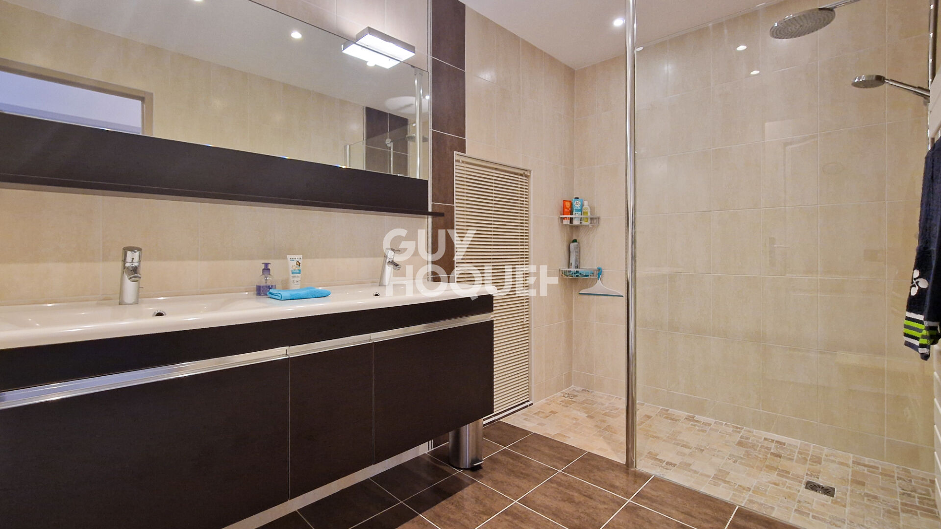 Maison à vendre à Arvert - 5 chambres, piscine chauffée et jardin spacieux