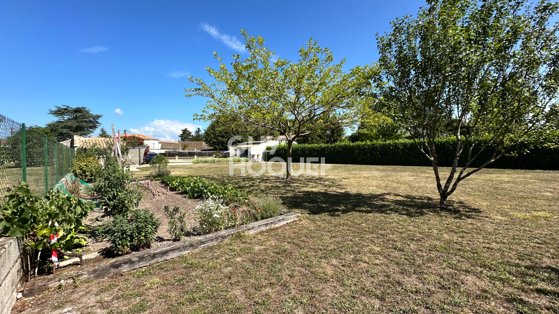 Maison à vendre à Arvert - 5 chambres, piscine chauffée et jardin spacieux