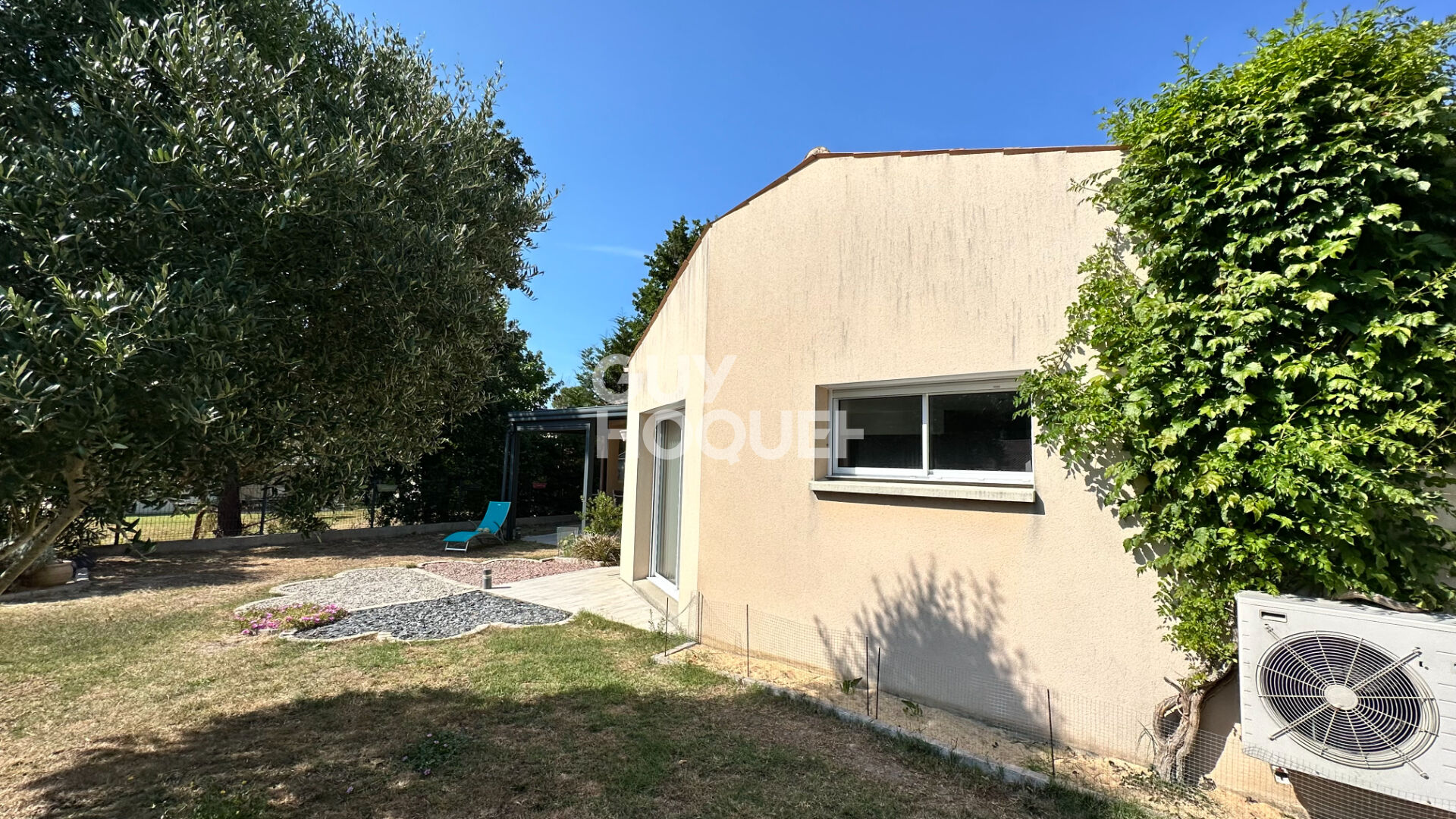 Maison moderne à vendre à Etaules - 3 chambres, jardin et garage