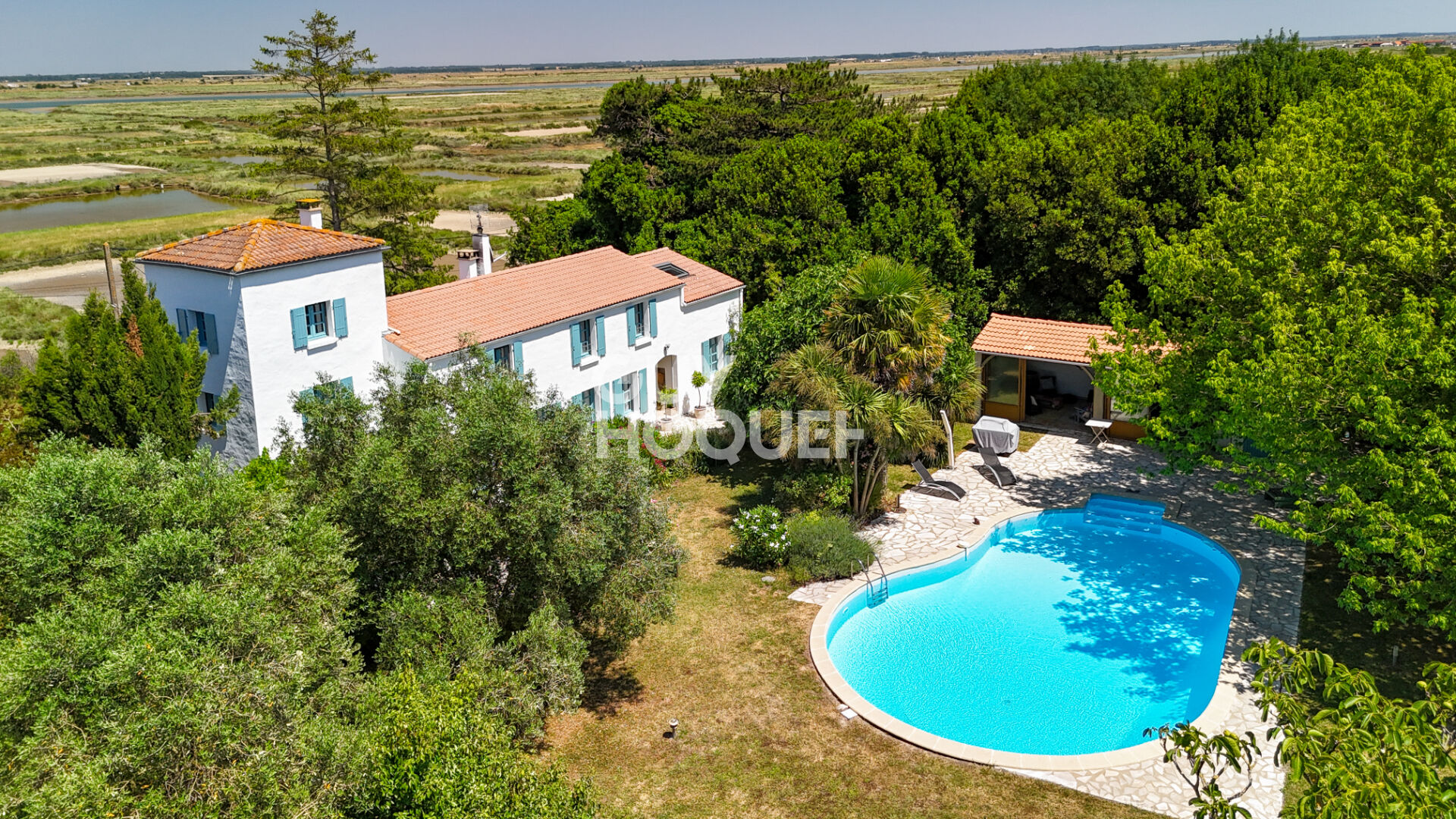 Maison d'exception à vendre à Chaillevette - 680 500 