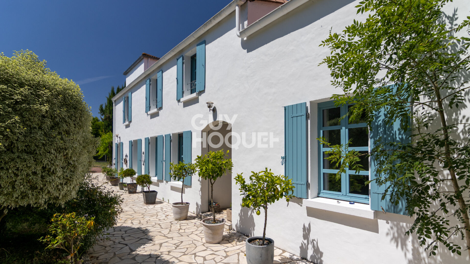 Maison d'exception à vendre à Chaillevette - 680 500 