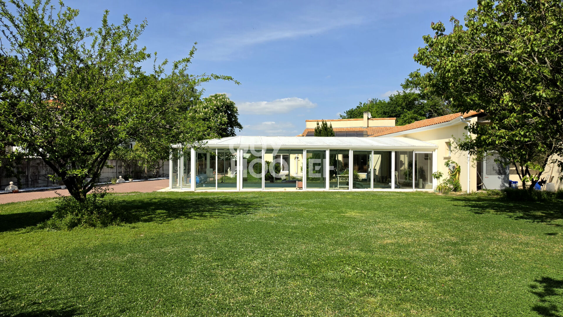 Maison d'exception à vendre à Etaules - 6 pièces, piscine chauffée, 370 m²