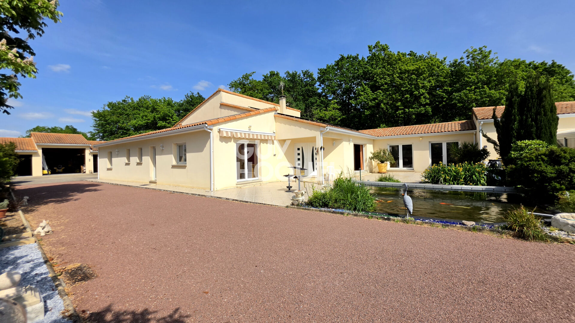 Maison d'exception à vendre à Etaules - 6 pièces, piscine chauffée, 370 m²