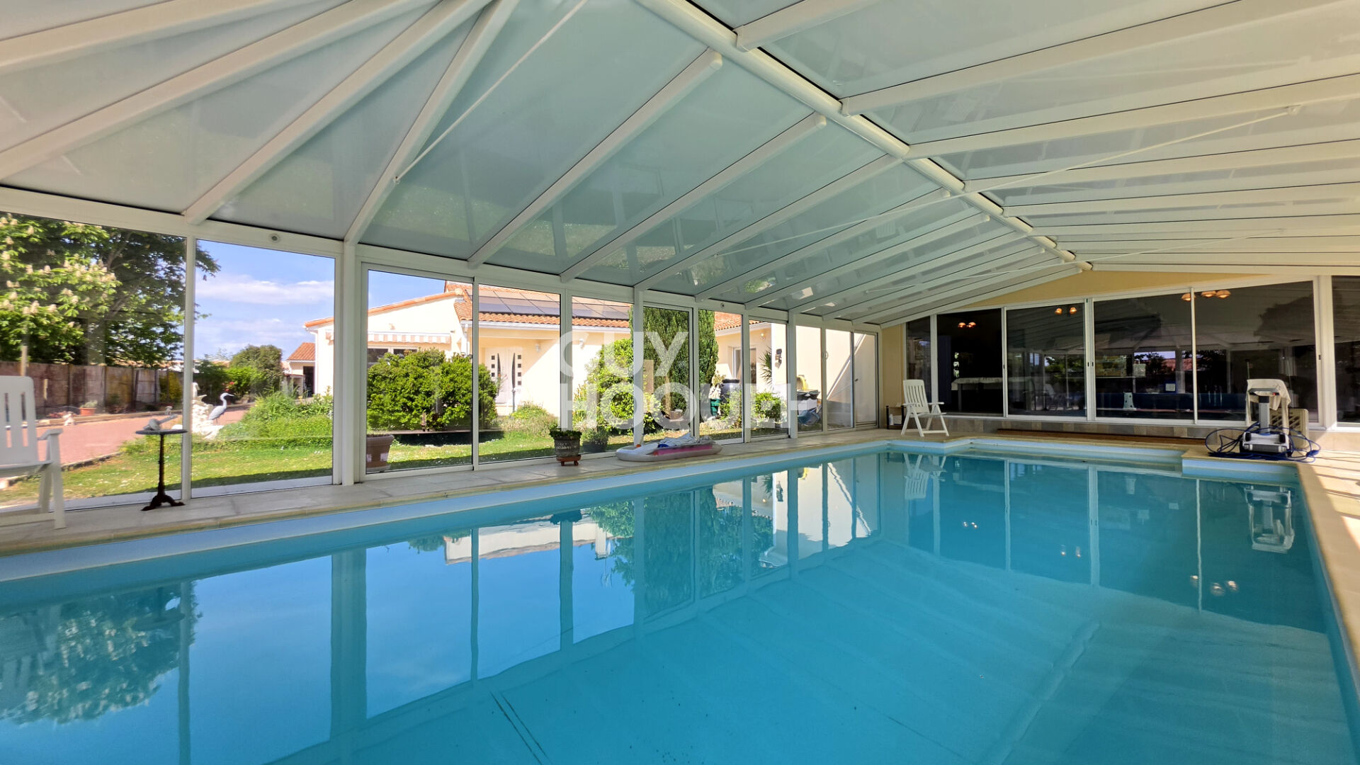 Maison d'exception à vendre à Etaules - 6 pièces, piscine chauffée, 370 m²