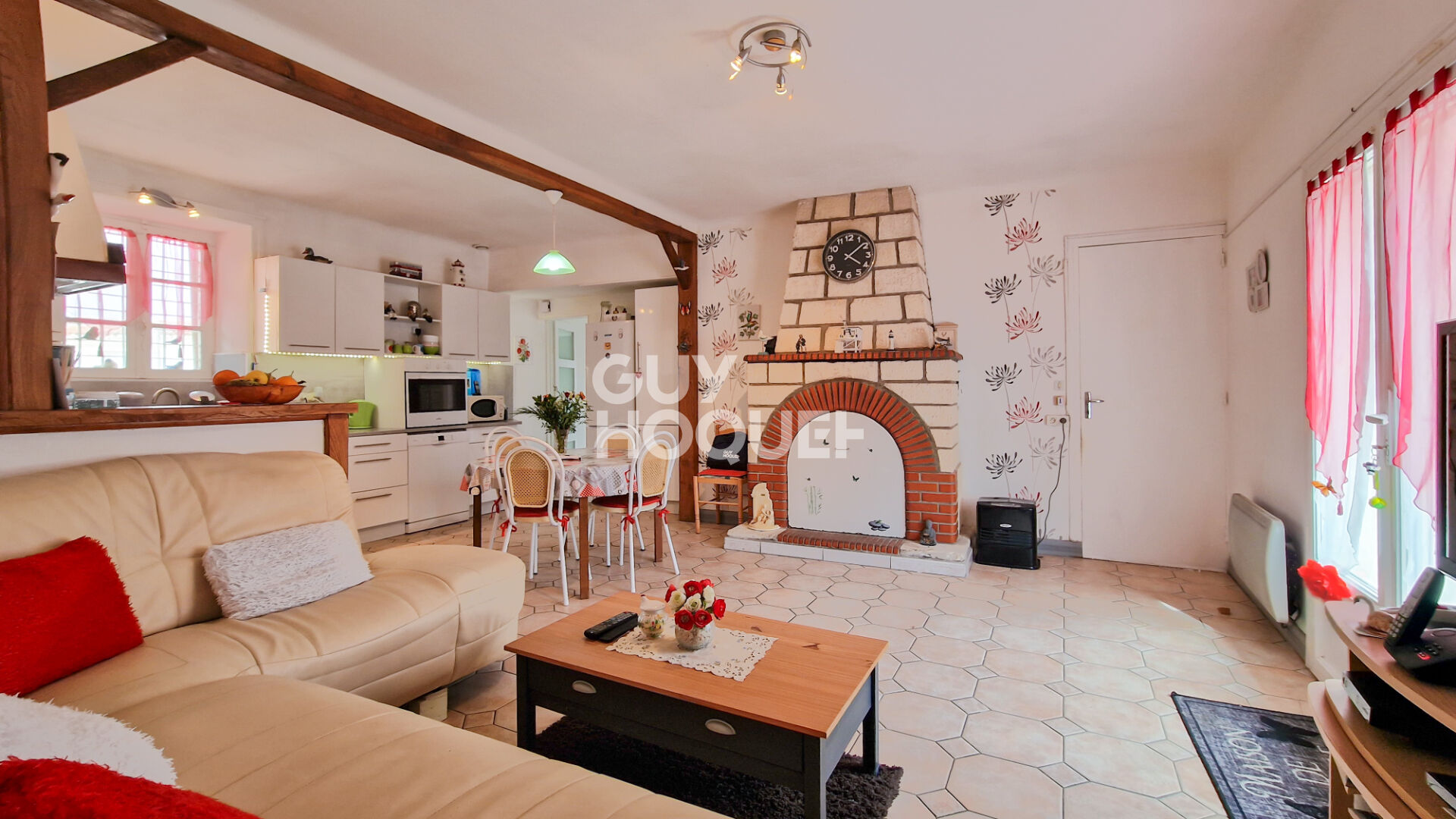 Maison Familiale Spacieuse avec Double Garage  à ARVERT