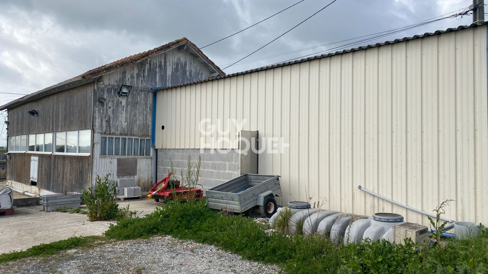 Batiment ostréicole avec claires