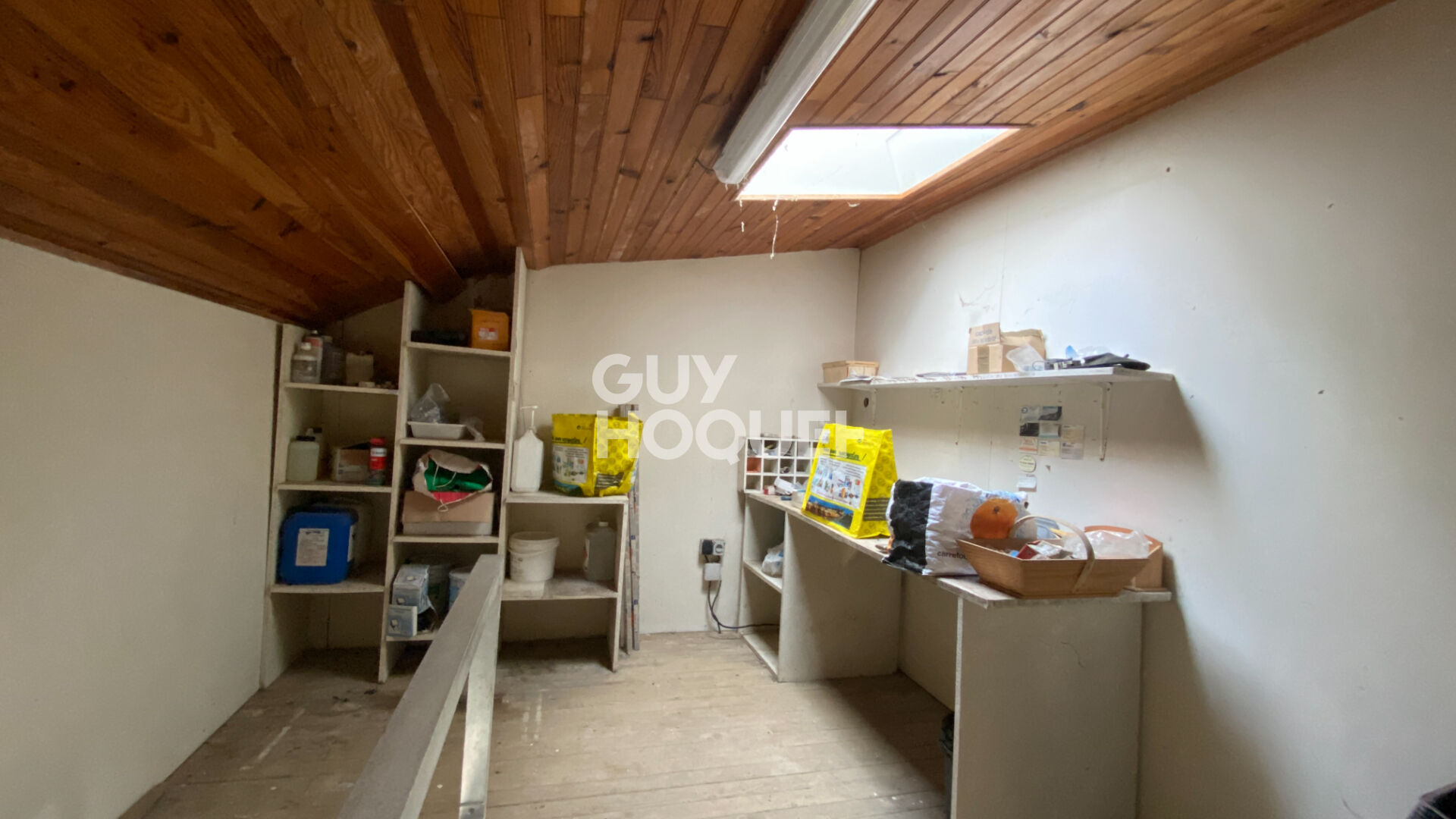 Batiment ostréicole avec claires