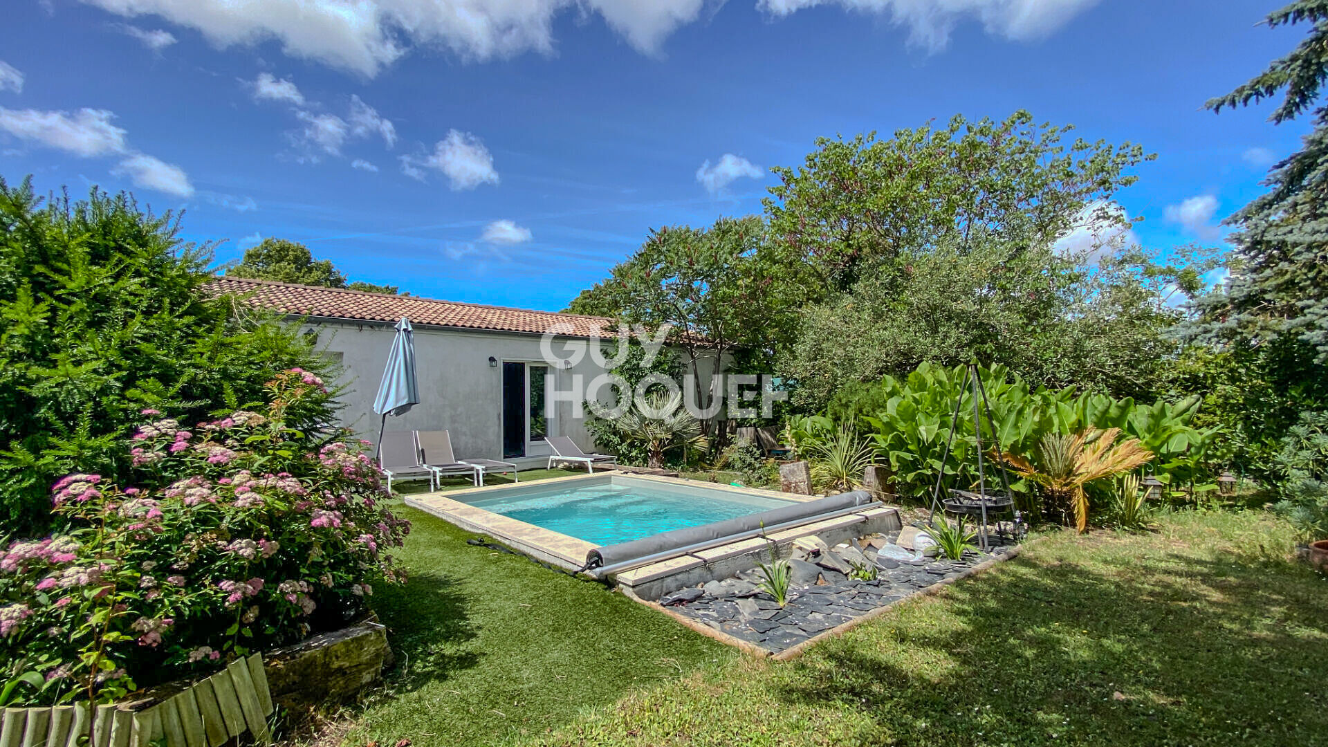 Maison Familiale de 180 m² avec Piscine et Double Garage