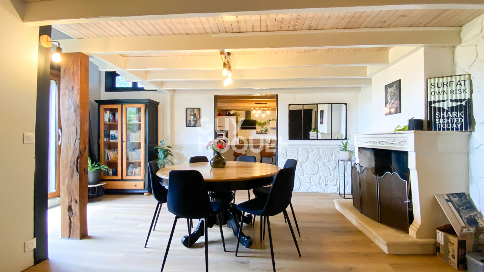 Maison Familiale de 180 m² avec Piscine et Double Garage