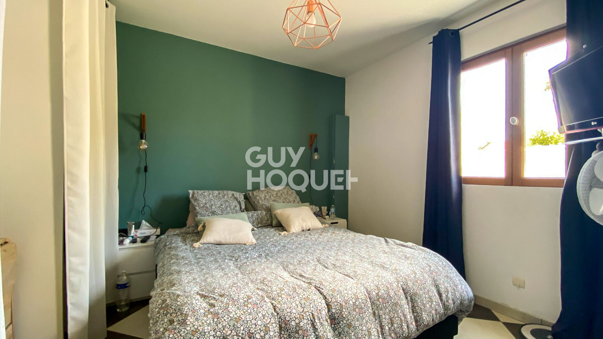 Maison Familiale de 180 m² avec Piscine et Double Garage
