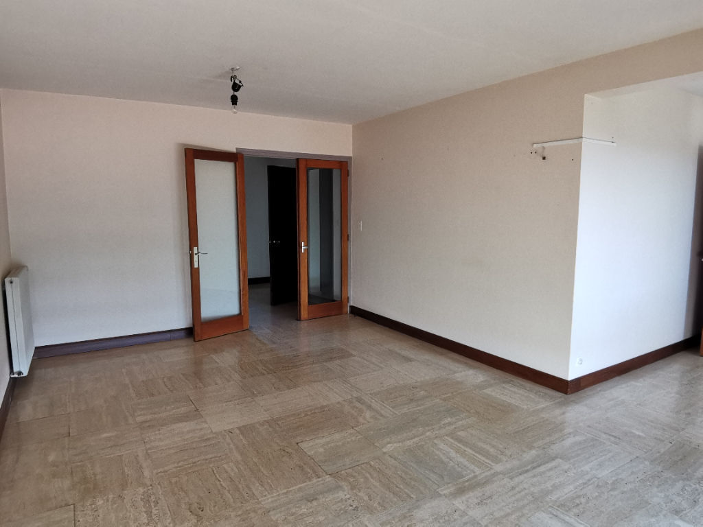 LOCATION : appartement F4 (99 m²) à ORTHEZ
