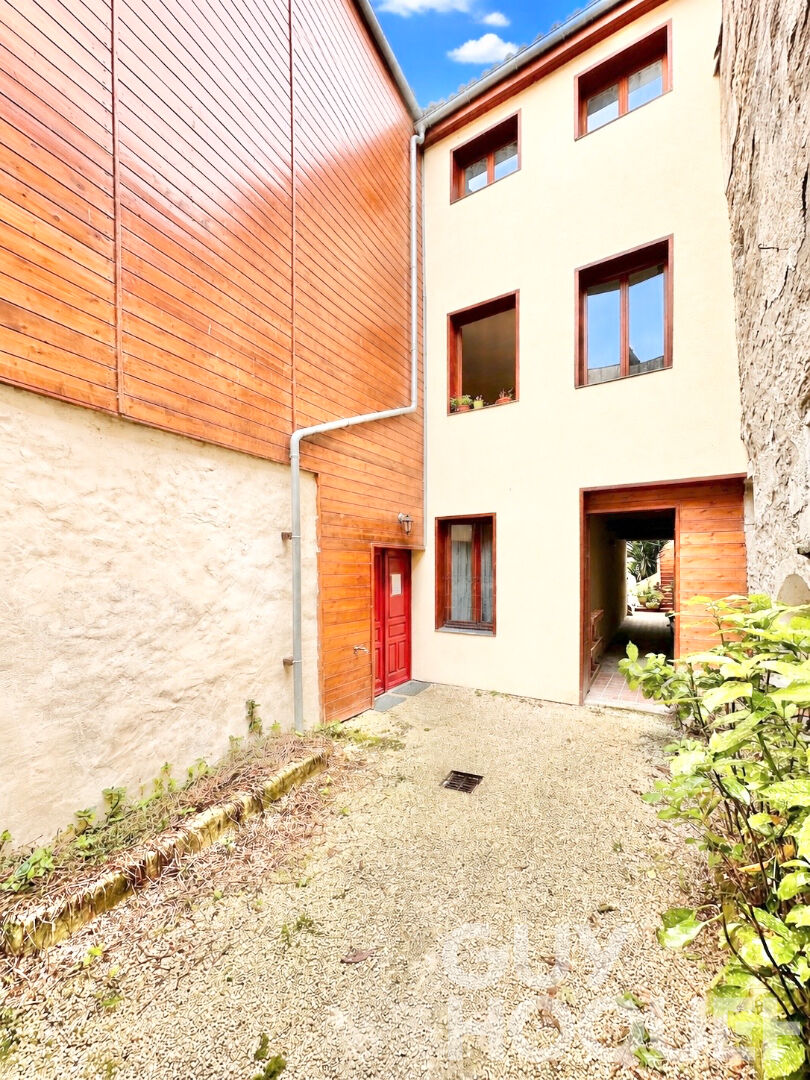 Immeuble de rapport d'exception au centre ville d'Orthez avec 5 appartements