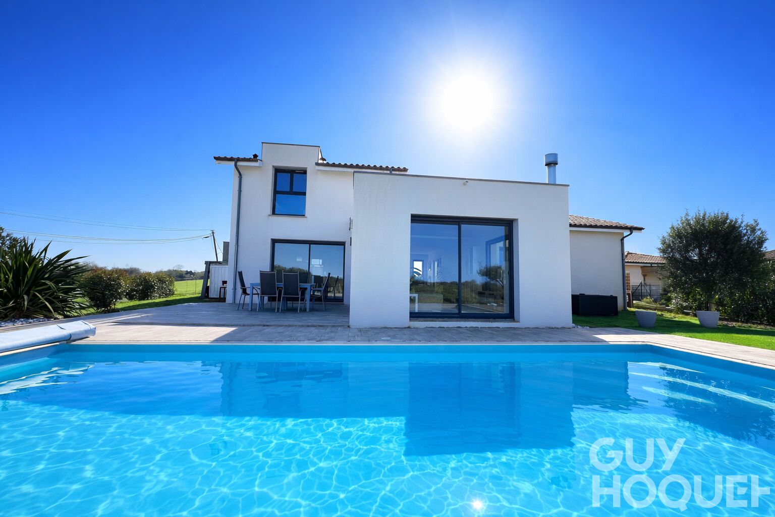 Maison contemporaine 148 m² proche ORTHEZ avec piscine et garage