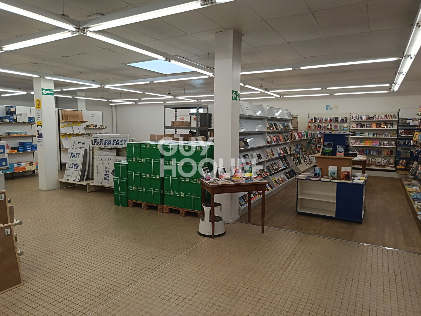 Local commercial HAGETMAU de 270 m2