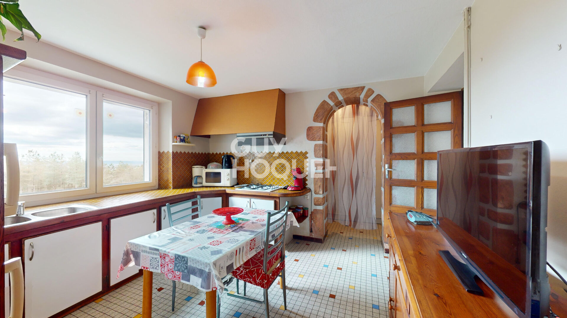 Maison de maître 243 m² avec volumineuses dépendances et grand terrain