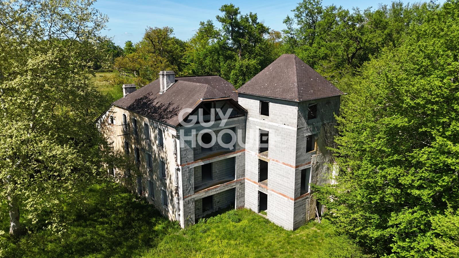 Propriété sur ARNOS avec hectares possibles