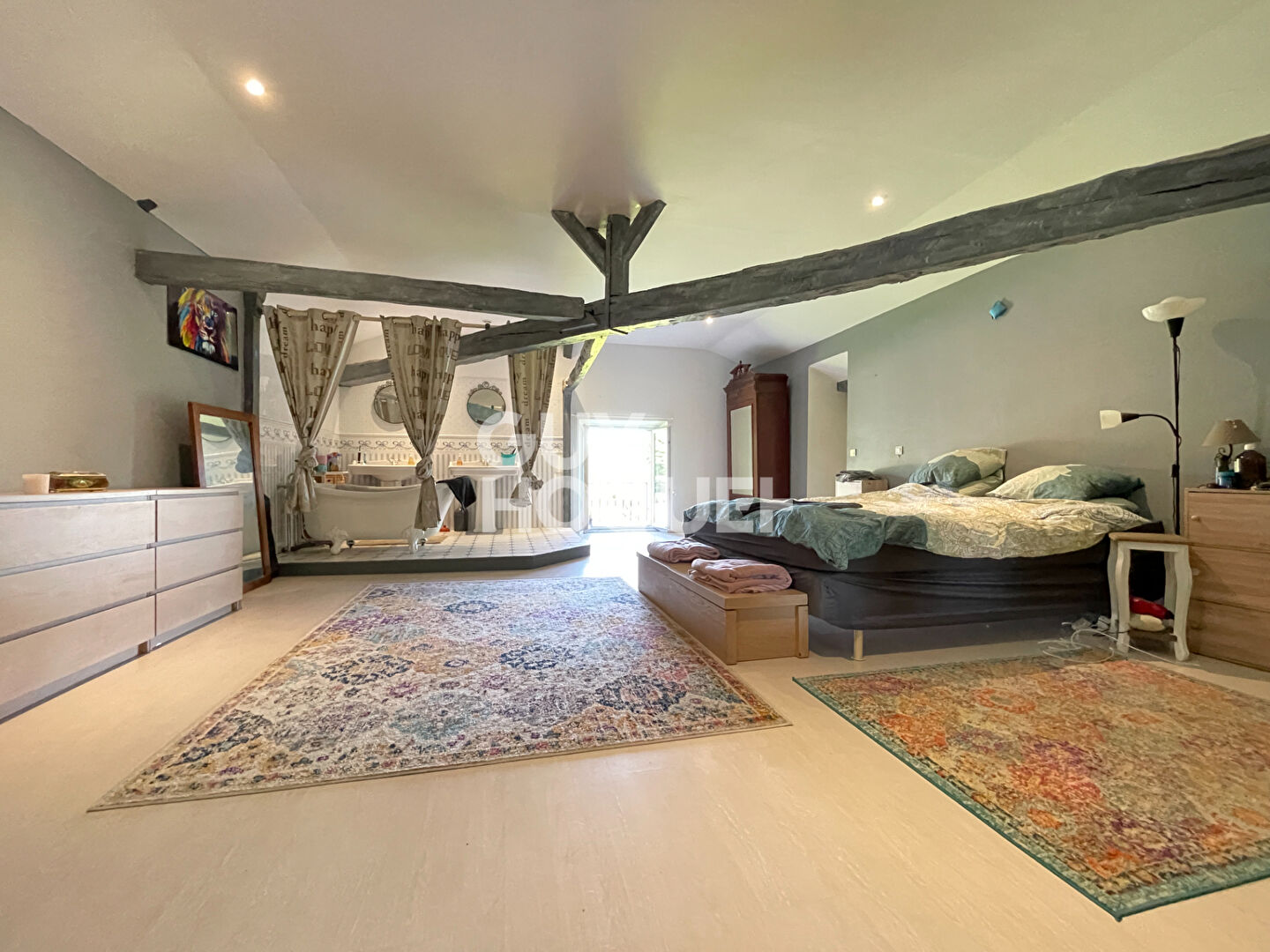 Maison de caractère du XVII ème siècle entièrement rénovée - 5 chambres-362 m² habitables