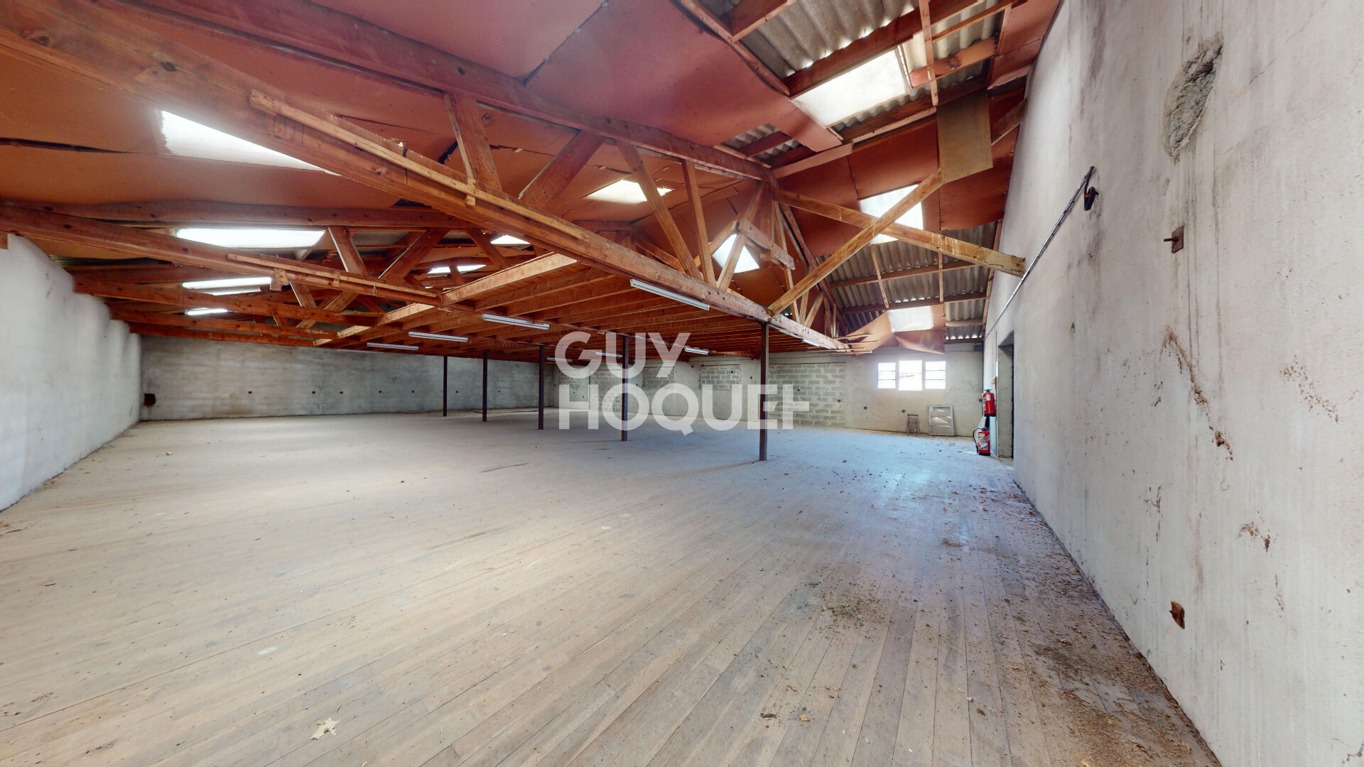 Entrepôts 3200 m²  avec quais de chargements proche Aire sur l'Adour