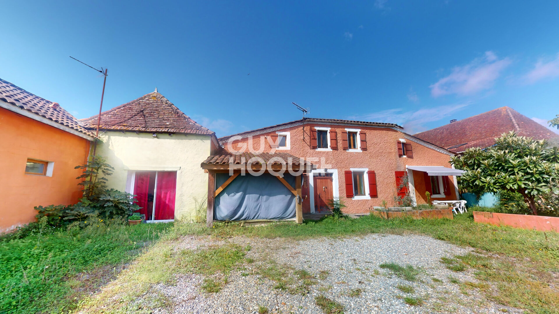 Maison atypique de 367 m²  avec appartements annexe