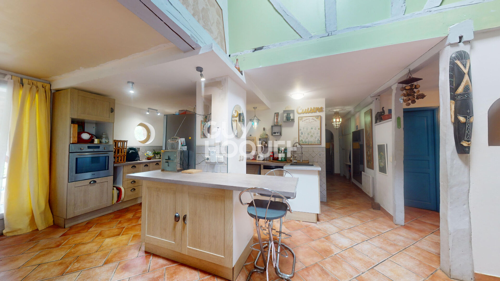 Maison atypique de 367 m²  avec appartements annexe