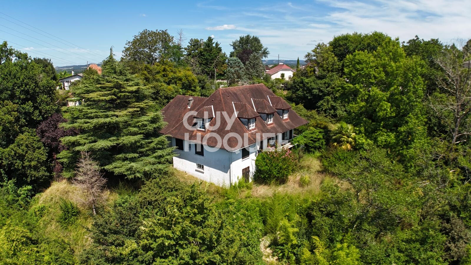 Maison spacieuse à vendre à Lagor - 6 chambres et grand terrain