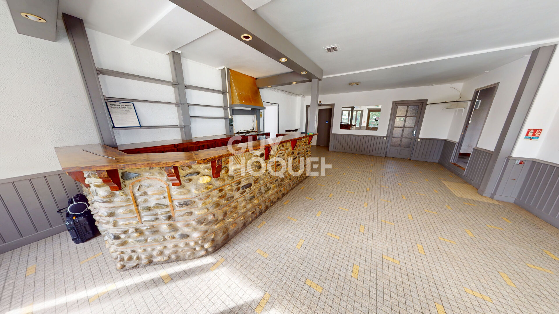 Immeuble a vendre à Artix