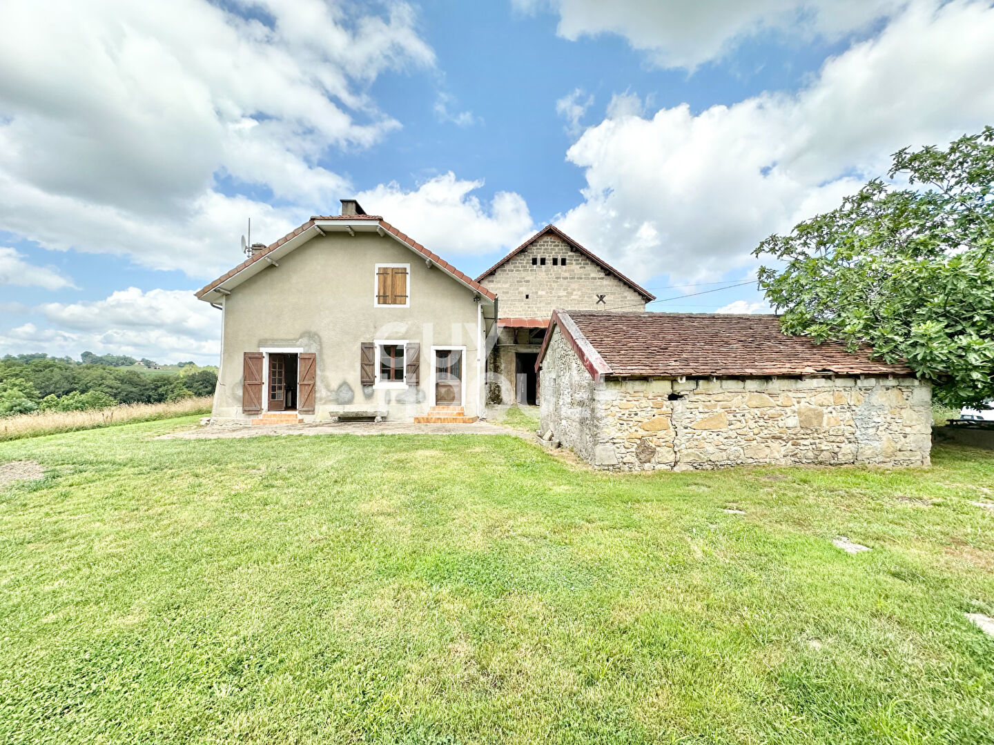 Maison à réhabiliter proche d'Orthez avec dépendance