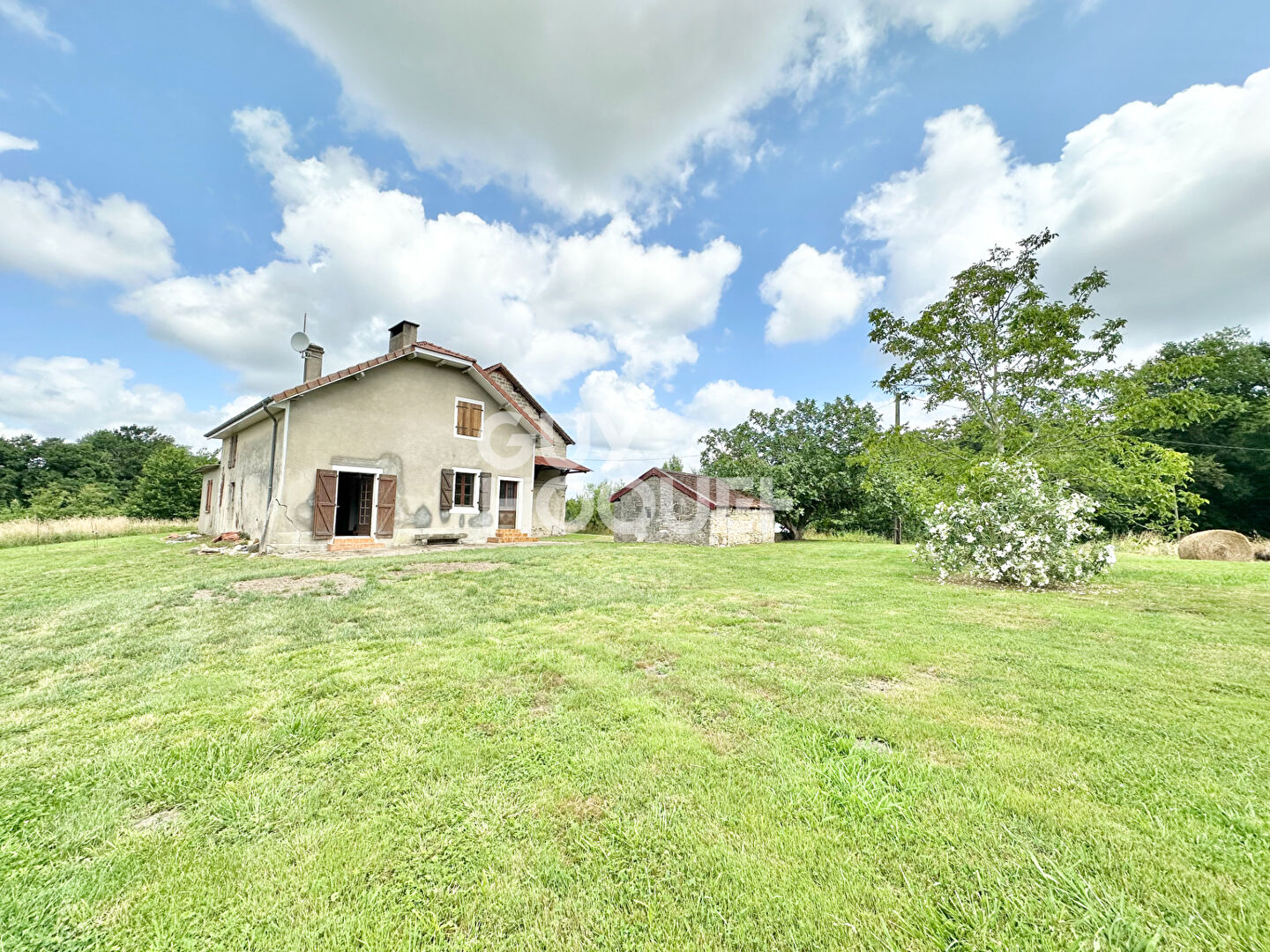 Maison à réhabiliter proche d'Orthez avec dépendance