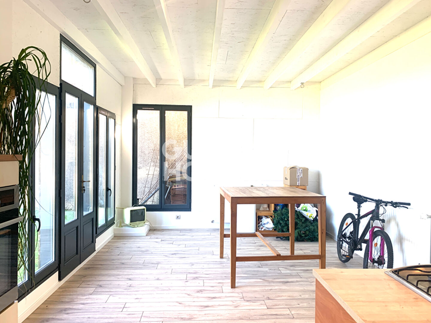 Charmante maison béarnaise ouverte sur grange rénovée