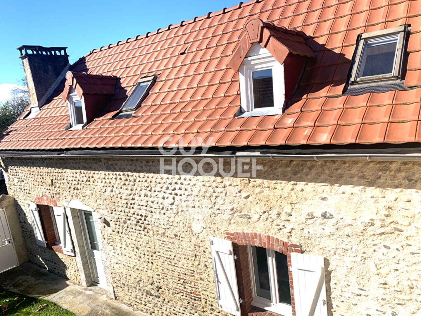 Charmante maison béarnaise ouverte sur grange rénovée