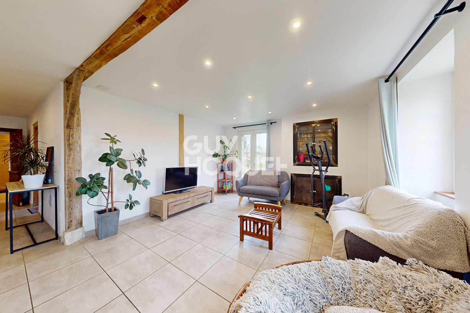 Maison de maître en pierres apparentes 139 m² avec dépendance