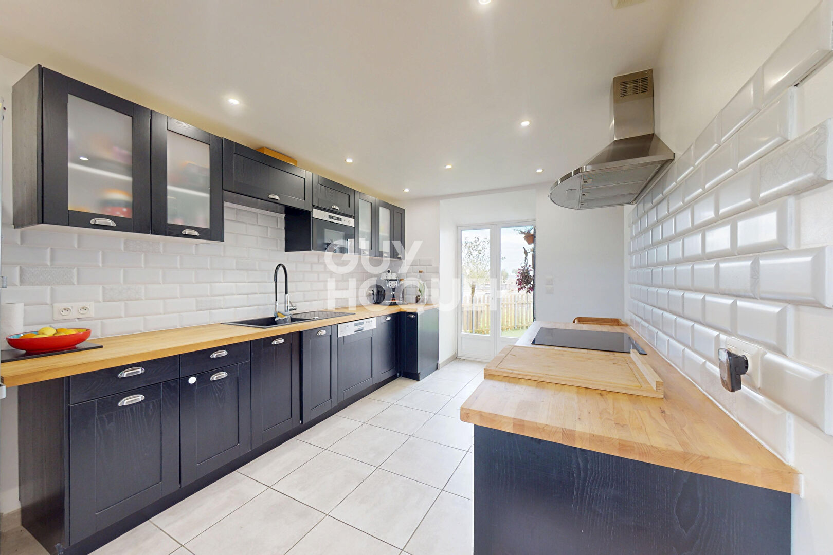 Maison de maître en pierres apparentes 139 m² avec dépendance