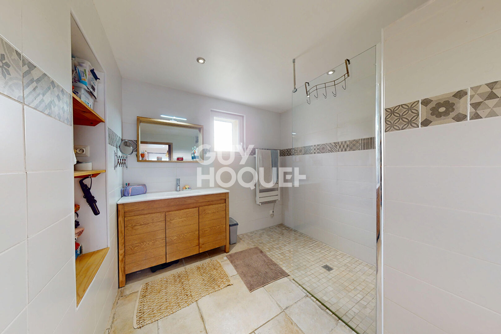 Maison de maître en pierres apparentes 139 m² avec dépendance