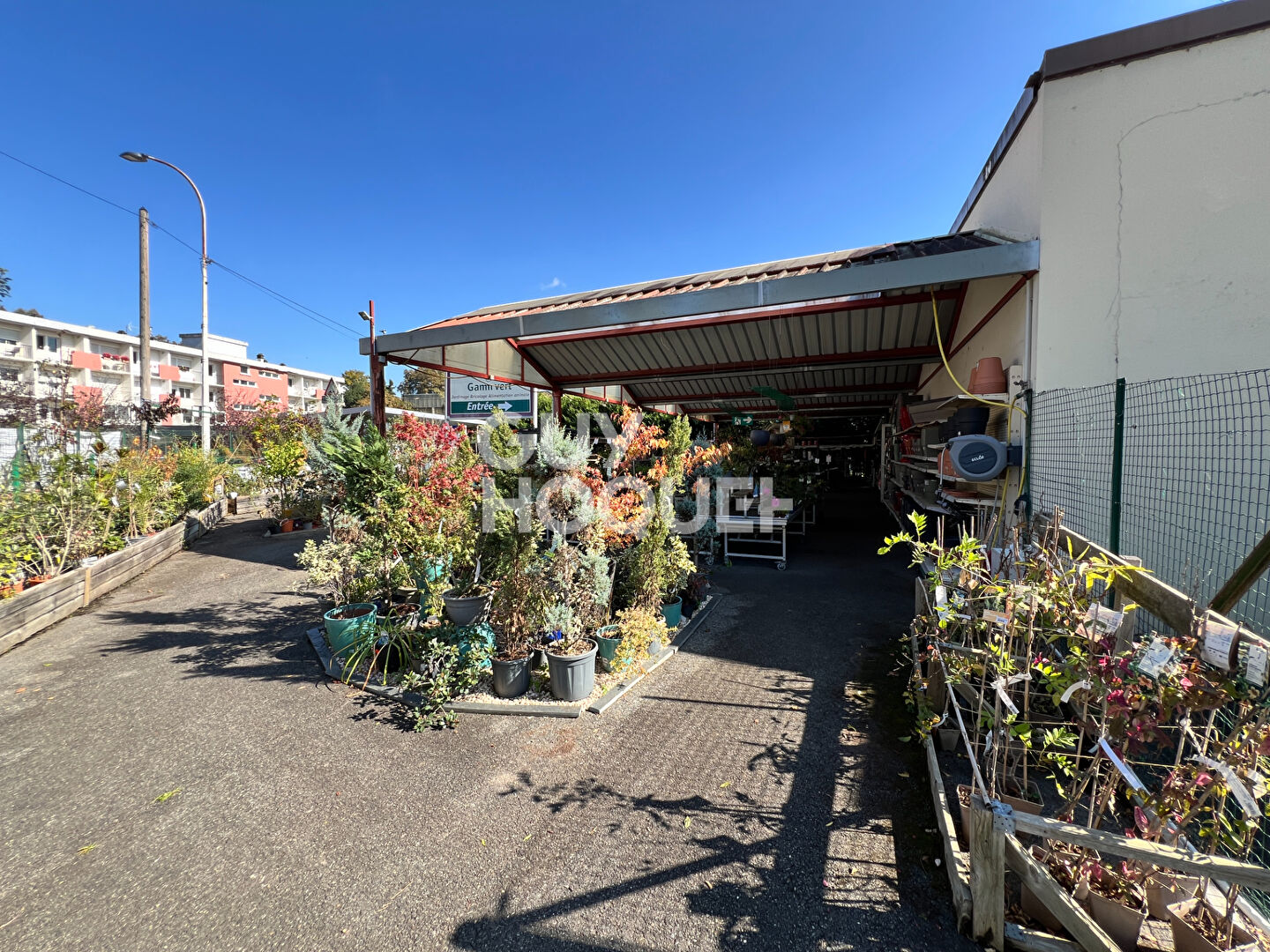 Local commercial à vendre à ARTIX - Référence 30379