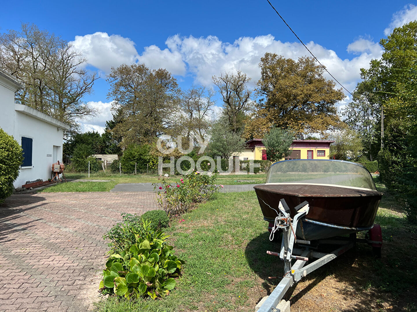 Maison d'Artix : Un Havre de Paix à Vendre