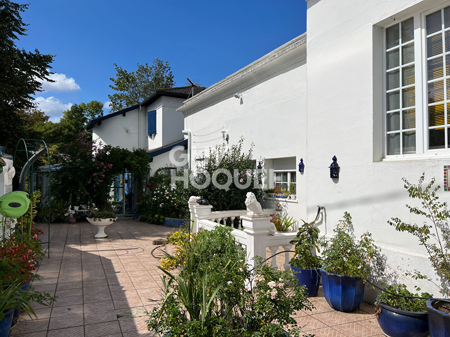 Maison d'Artix : Un Havre de Paix à Vendre