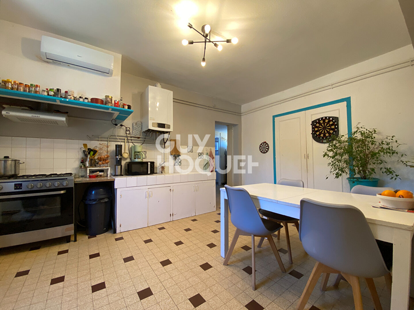 Maison de caractère avec grande dépendance sur 1 hectare de terrain.