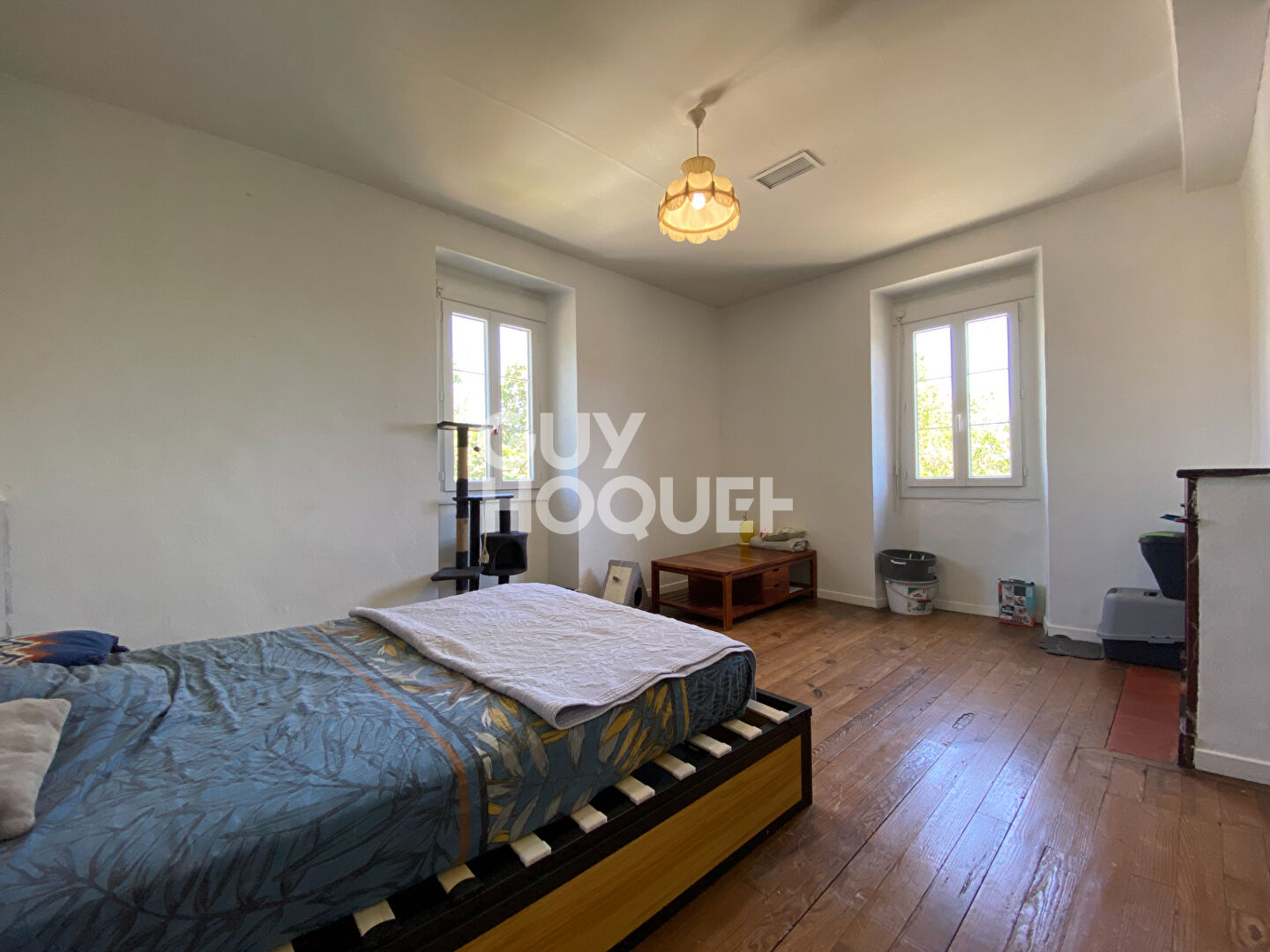 Maison de caractère avec grande dépendance sur 1 hectare de terrain.