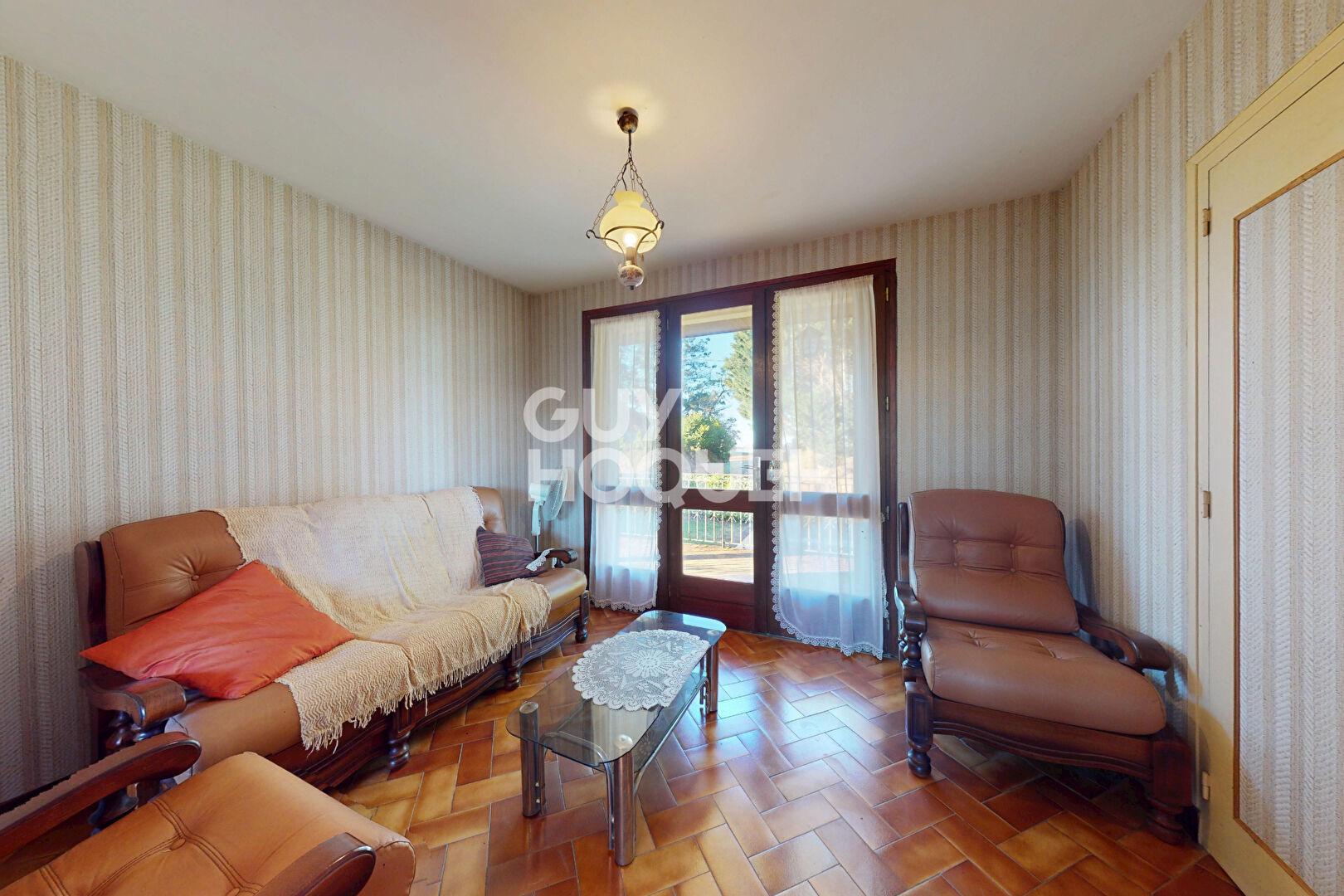 Ensemble immobilier comprenant maison principale + maison annexe et 3.8 ha