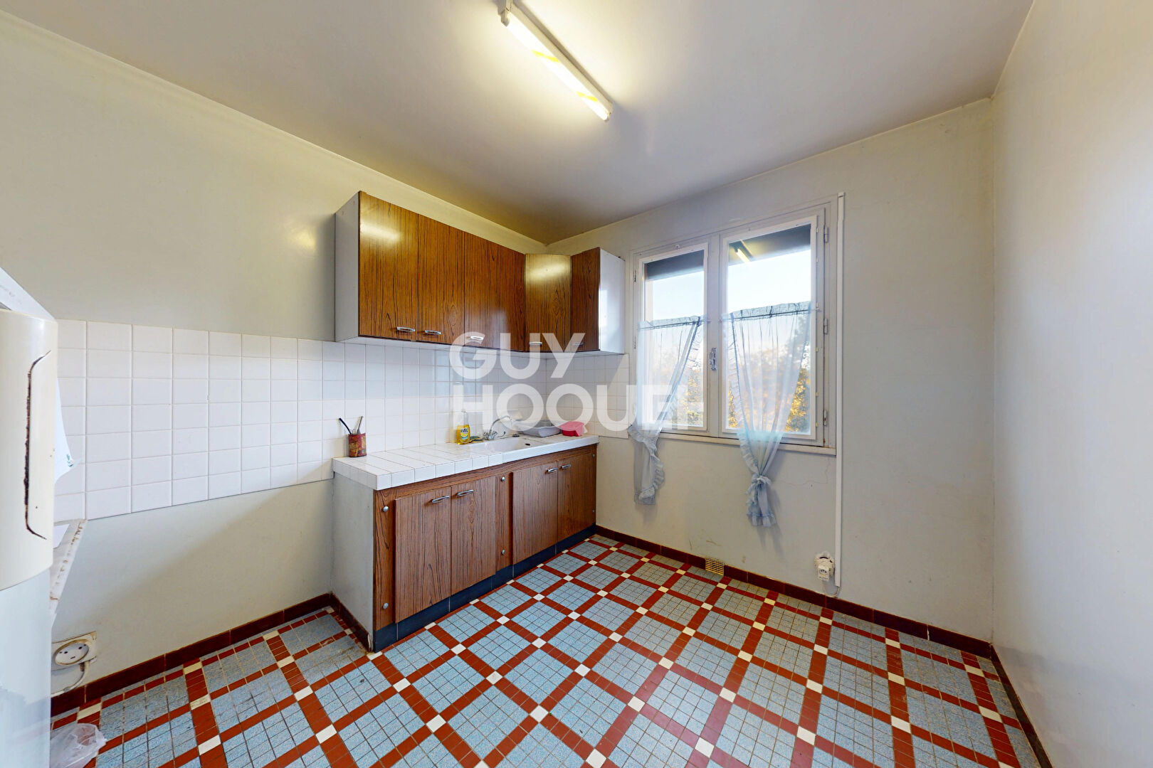 Ensemble immobilier comprenant maison principale + maison annexe et 3.8 ha