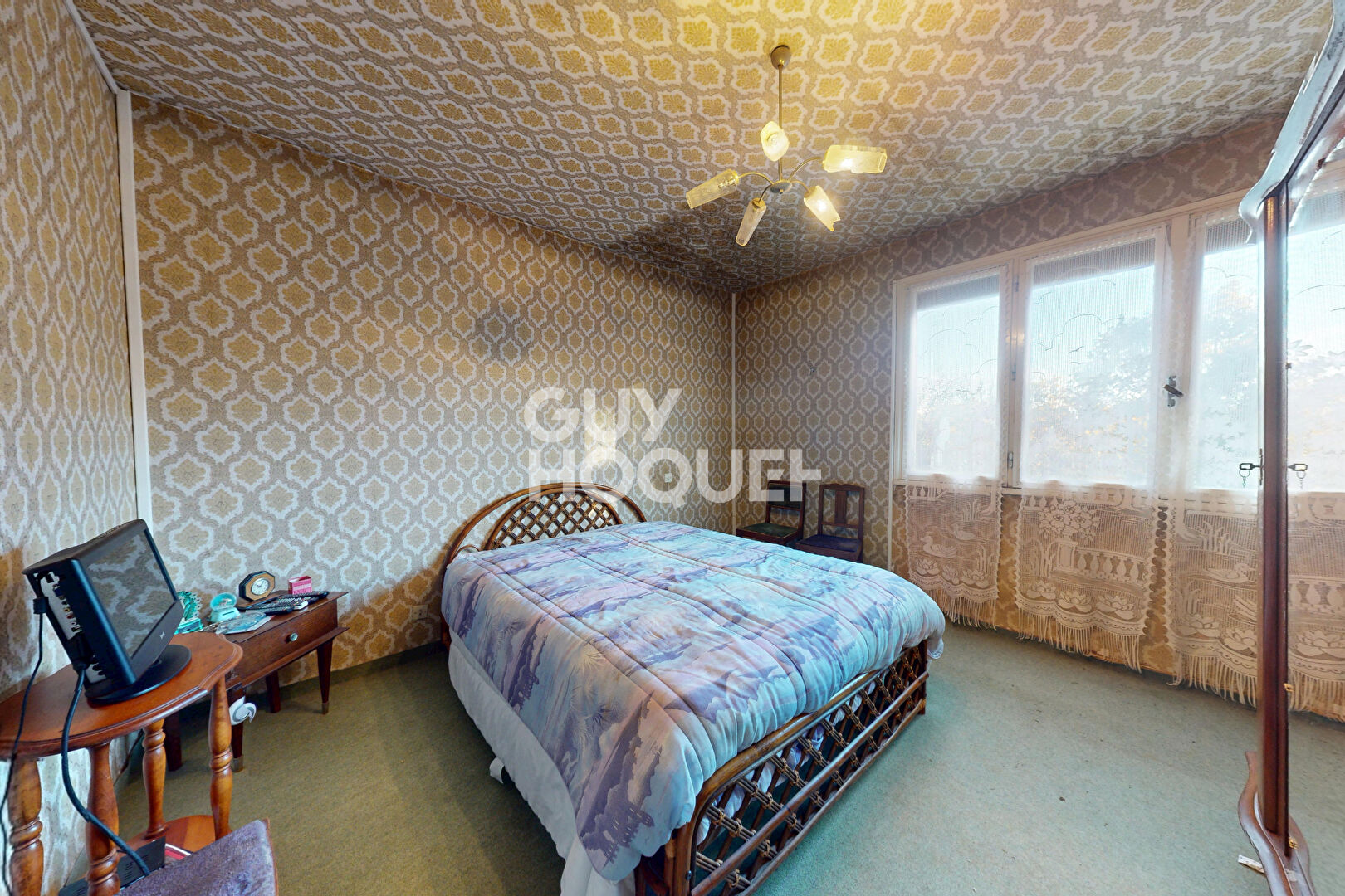 Ensemble immobilier comprenant maison principale + maison annexe et 3.8 ha