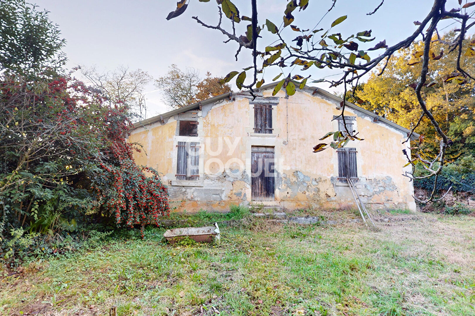 Ensemble immobilier comprenant maison principale + maison annexe et 3.8 ha