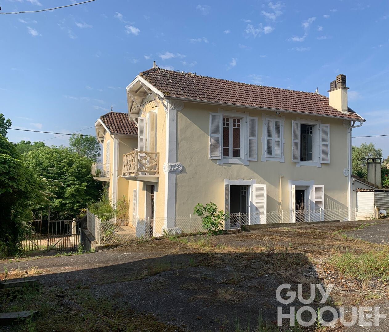 Maison avec dépendances et terre agricole