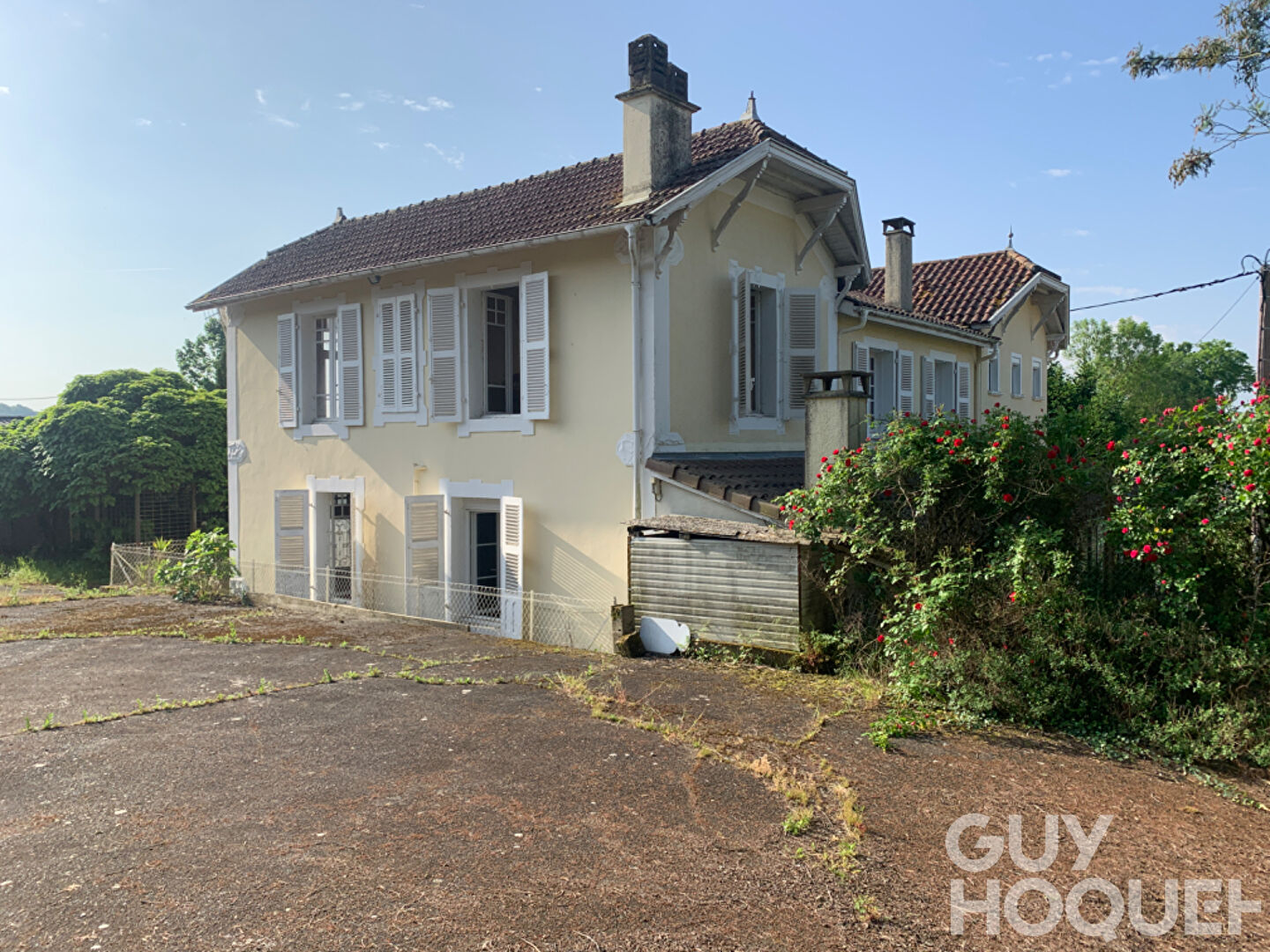 Maison avec dépendances et terre agricole