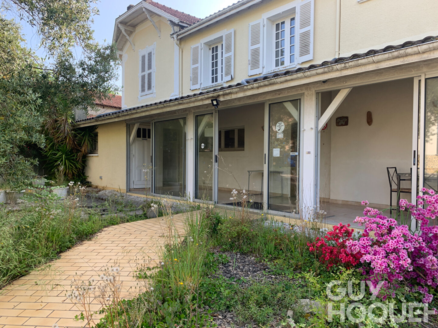 Maison avec dépendances et terre agricole