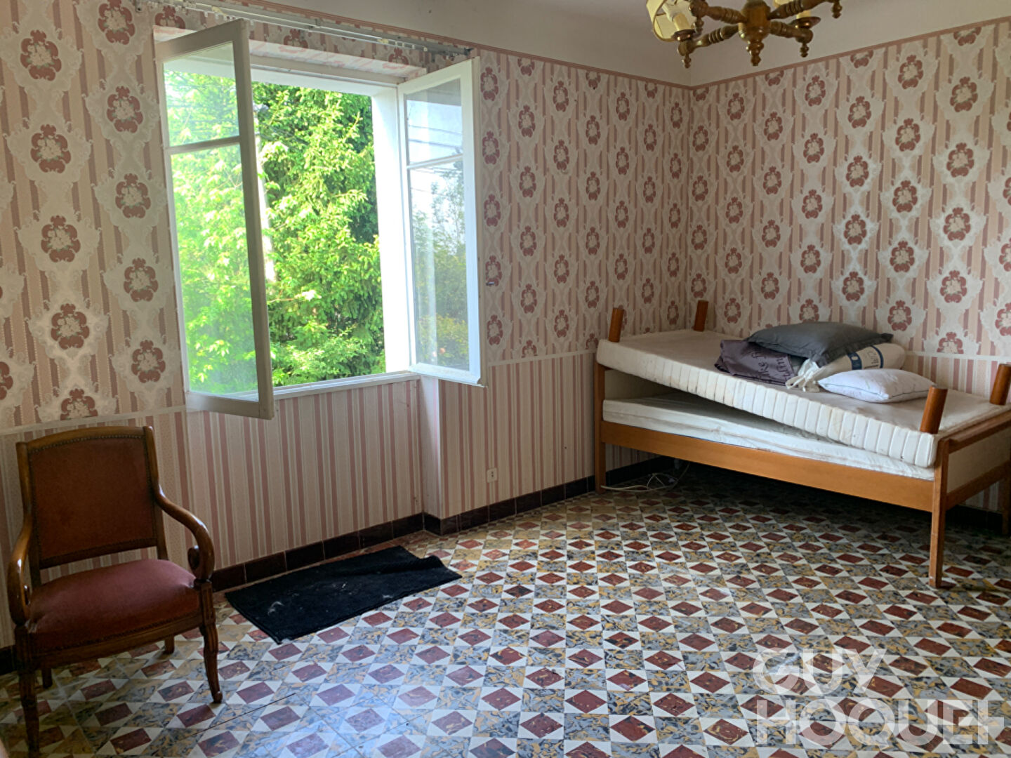 Maison avec dépendances et terre agricole