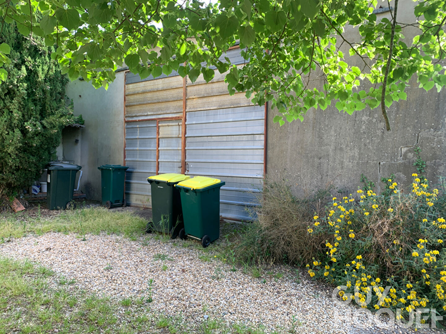 Maison avec dépendances et terre agricole