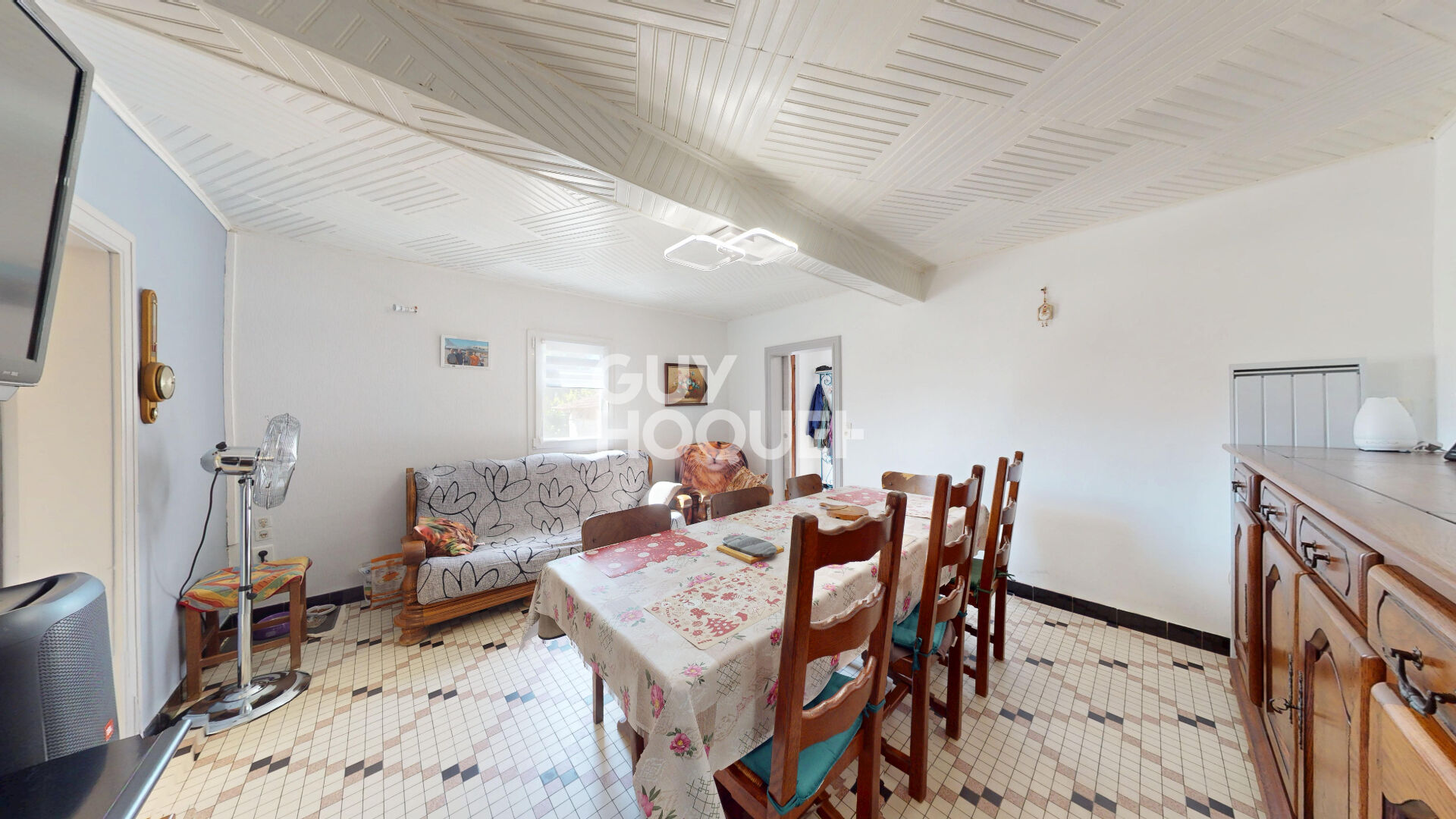 A VENDRE : Authentique corps de ferme avec dépendances et terrain de 4,9 ha